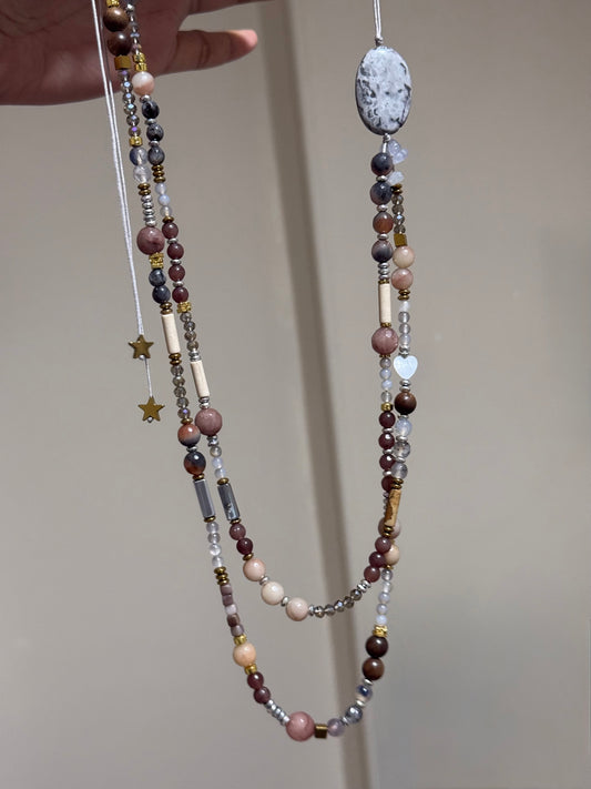 Spoiled by Magic “Long mobile chain”