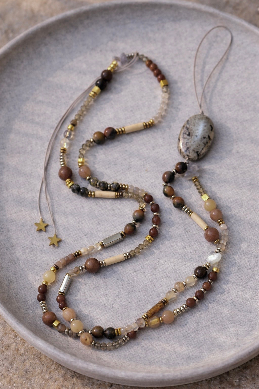 Spoiled by Magic “Long mobile chain”